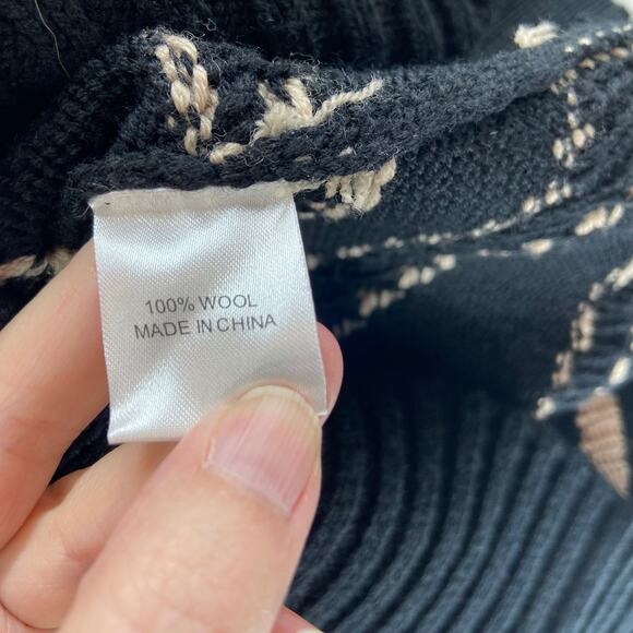 Tuckernuck Lynx Sweater Size Medium Wool - Picture 4 of 6